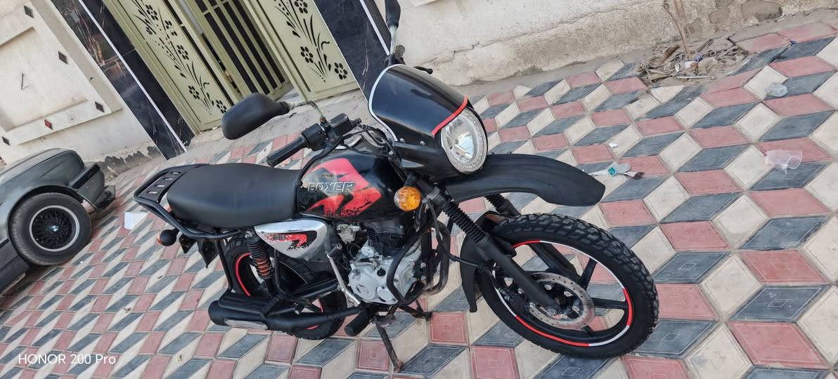 بوكسر موديل 2023 اوراق بسمي كفاله السعر ١٦٠٠ مكان المجر ***********

نص مكتوب في الصور:
- HONOR 200 Pro