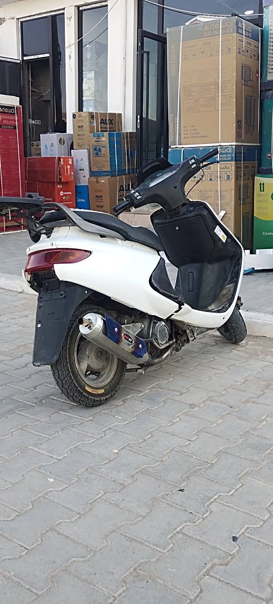دراجه فراشه فحل ل بيع كلها شغاله
بيها بخار السعر 400وبيها مجال
مكاني نجف حي الميلاد
***********
