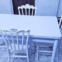 ميز • ٤ كراسي • كوفه