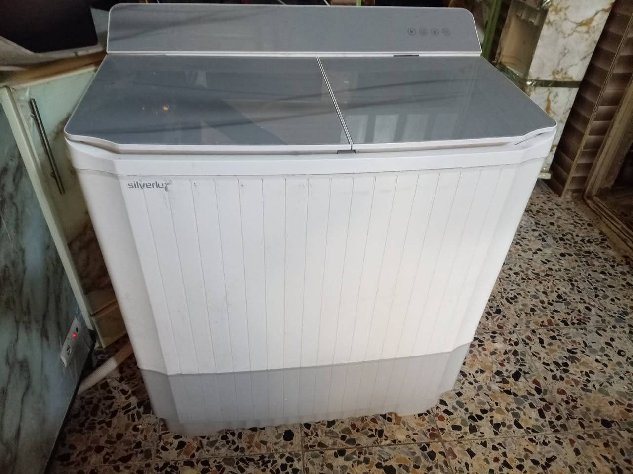 غساله نضيفه جداً هذا شركه لي خذيته منها حاليا سعر نهائيه ١٠٠ مدينه الصدر شراي يراسلني خاص
