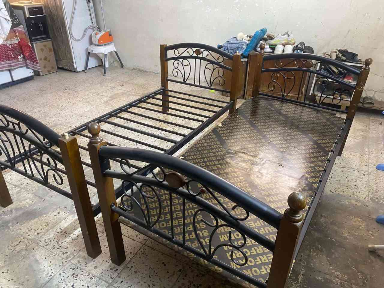جربايه طاقين وتصير كل وحده وحدهه بغداد الحريه السعر70
***********
