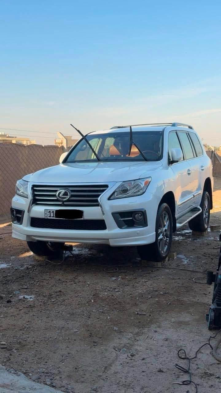 للبيع .. تحفة اللكزس LX570 موديل 2012
ظيفة، جاهز وقوي، غرف وتبريد ثلاجة، ماشي بحالة ممتازة وكتلوكاتها وكاعيتها نظيفة حيل. السيارة ما محتاجة قطرة غراض، محاتية دقة صاعقة، توب بمعنى الكلمة وصورة تحكي عن نفسها.
المواصفات البارزة:
محرك 8 سلندر
تبريد راسي، شاشات، فتحة سقف، وكل إضافات الفئة الفخمة.
الصدر والكَير والمحرك على الشرط.
مكان السيارة: [: بغداد_البلديات]
السعر: [330 وبيه محال للطيين]
رقم الاتصال: [***********]
وما نختلف ويا الخيرين إن شاء الله.
السونار مرفق معا المنشور وتحياتي الخوتي 🙏🏻
