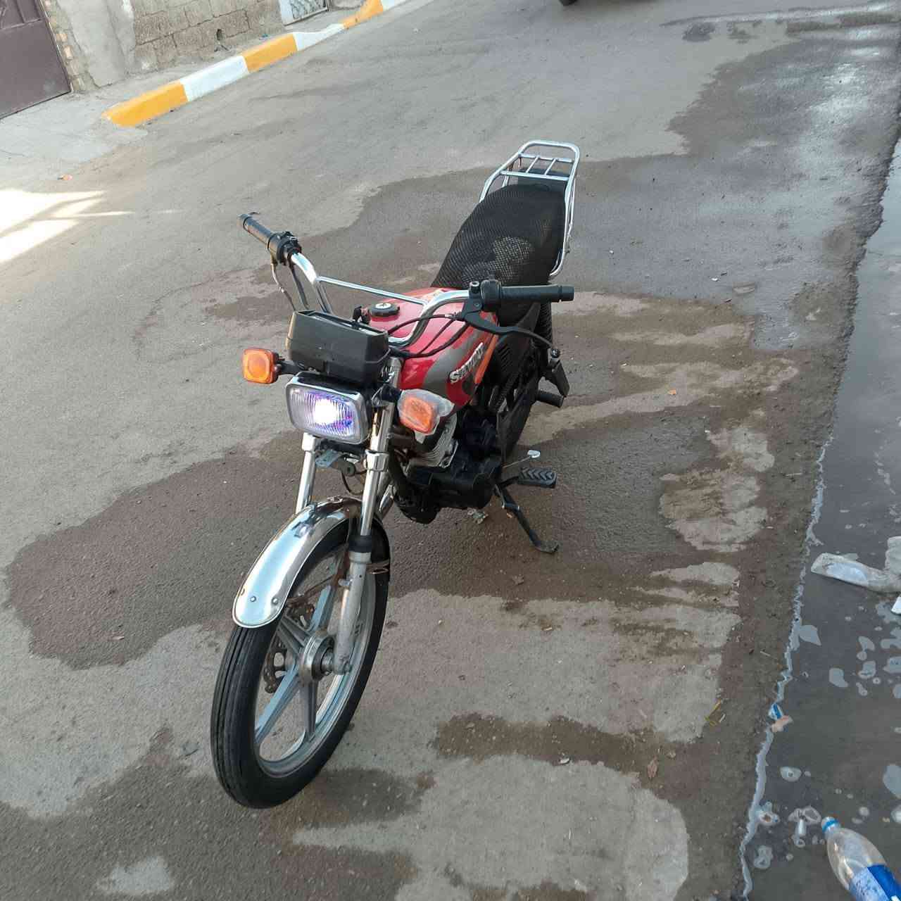 سيفان موديل 20
مكينة نظيفة ناعمه خرسه 
كهربائيات كلها شغاله نكره سلف 
بغداد الحسينيه ***********
350 قفل
