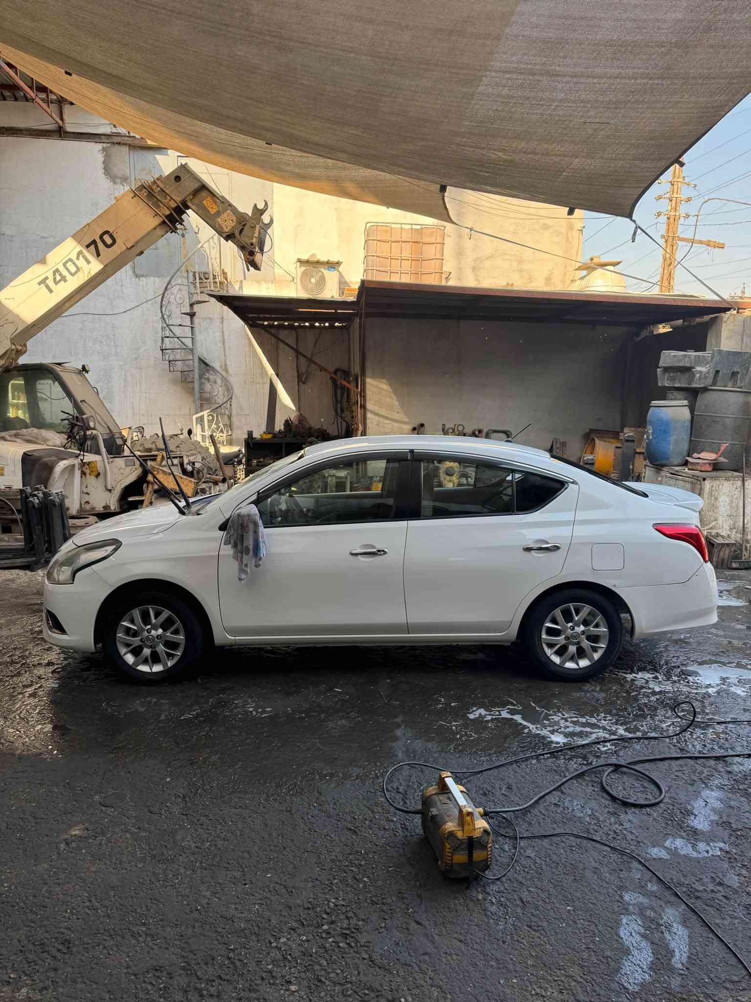 السلام عليكم من رخصت الادمن
نسيان سني مصري للبيع موديل 2024 

السياره نص فول معروفه نسيان سني 

عليها شاشه حلوه تبريد شغال 

حدادية جديدة 

تايرات حديدة 

محرك و كير مكفولات 

السياره ماشية 127 الف كيلو متر 

سياره بيها حادث من اشتريتها نص جاملغ و نص صندوك موضح بالصور اكو صوره السونار + طخه بسيطة  بالهلال الايمن الخلفي اكو صوره  

مكان السياره بغداد 

السياره رقم سليمانية بسمي تحويل ثاني يوم 

رايدها 110 و بيها مجال 

رقمي ***********
