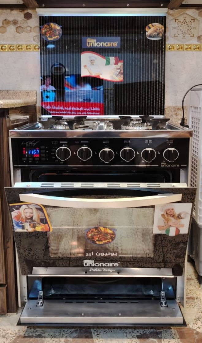 🔥طباخ يونين أير مصري سل ستيل كامل للبيع🔥
الطباخ مصري دزاين ايطالي 🇮🇹 وماركه معروفه Uoinaire نظام اللمس بتشغيل الكهربائيات (( تاااج )) الجداحات والضوه مال الفرن والماطور وبيه ميزه (( المروحه الداخليه )) للفرن لتبريد الفرن وتوزيع الحراره بالفرن.
✅️ الطباخ مستعمل بشكل كلش قليل كلش كلششش نظيف اخو الجديد وبعده نايلون مال شركه بوحده من الصفاح.
❤️‍🔥الطباخ حجم 60×60 أكبر حجم بالطباخات ال 4 عيون .
ناره زركه العيون والفرن ...وكل الكهربائيات تشتغل لمس (( تااااج ))فووووول.
🔴 السعر 240 قفل 🔴 والسعر مابيه اي مجال قفل رايديه اصحابه. 
⭕️ سعره بالشركه مال يومين اير والمعارض ب 640...يعني ديبيعوه بثلث سعر الجديد وهو مايفرق عن الجديد بشي ⭕️.
(( لا تراسلني منزله وكاتبه رقم اصحاب الطباخ ))
صاحب الأغراض ابو علي
***********
