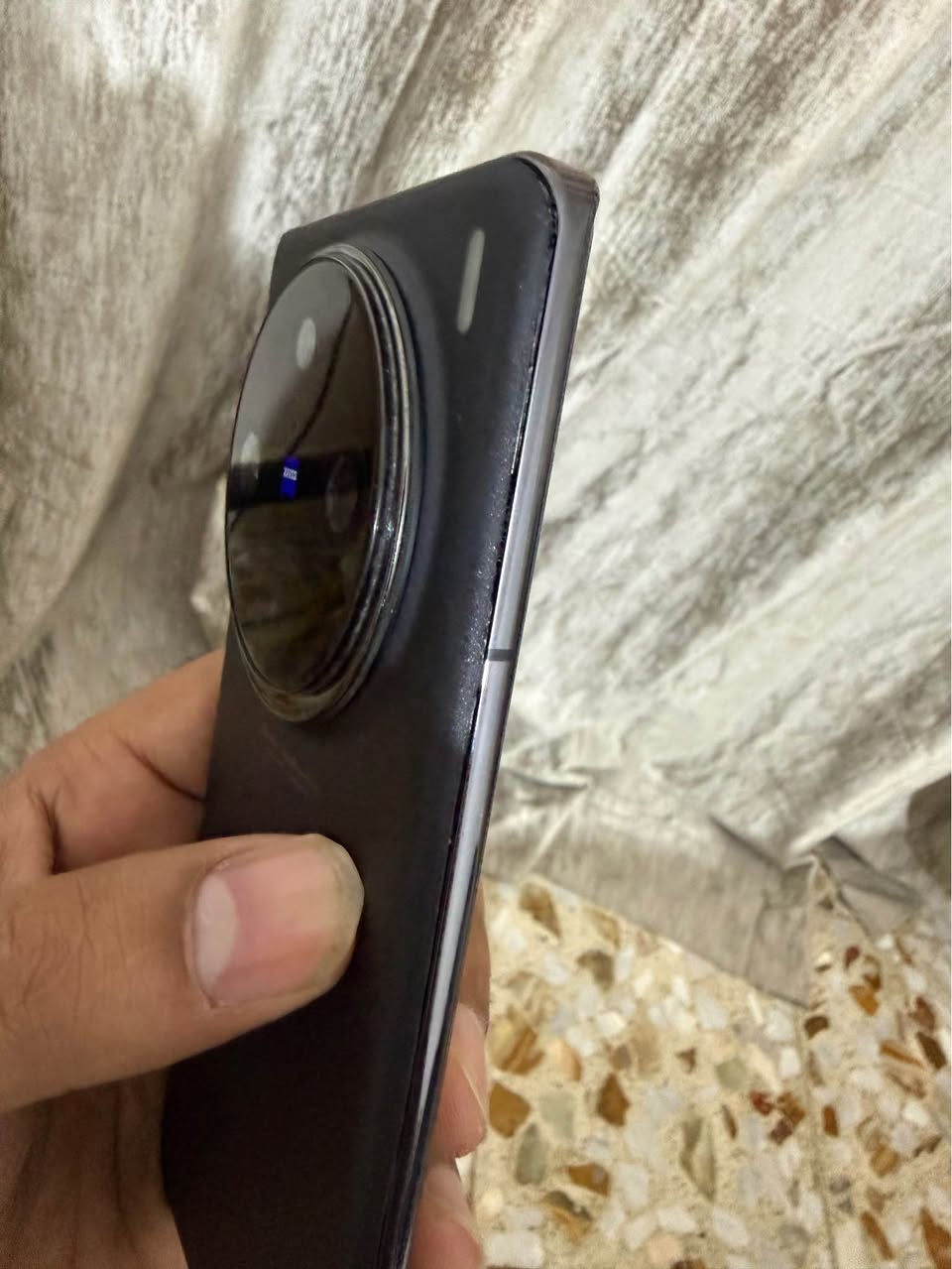 السلام عليكم 
Vivo x100 pro
ذاكرة : 512/16
نظافة 100%
ملحقات كاملة 
بي فقط ظهر شوي خالع بسبب الحراره التلفون كفاله
السعر :700
مكاني بابل 
*********** حلة, بابل
