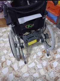 عربانة شحن  البيع جديده مامستخدمة السعر:400وبيها مجال الهاتف:077096280...