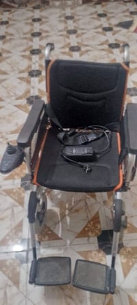 ♿ كرسي متحرك كهربائي للبيع كرسي متحرك كهربائي بحالة جيدة، مناسب للاستخ...