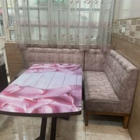 ميز طعام وقنفات 2 بسعر 150,000دينار وبي مجال للاتصال 07722274066