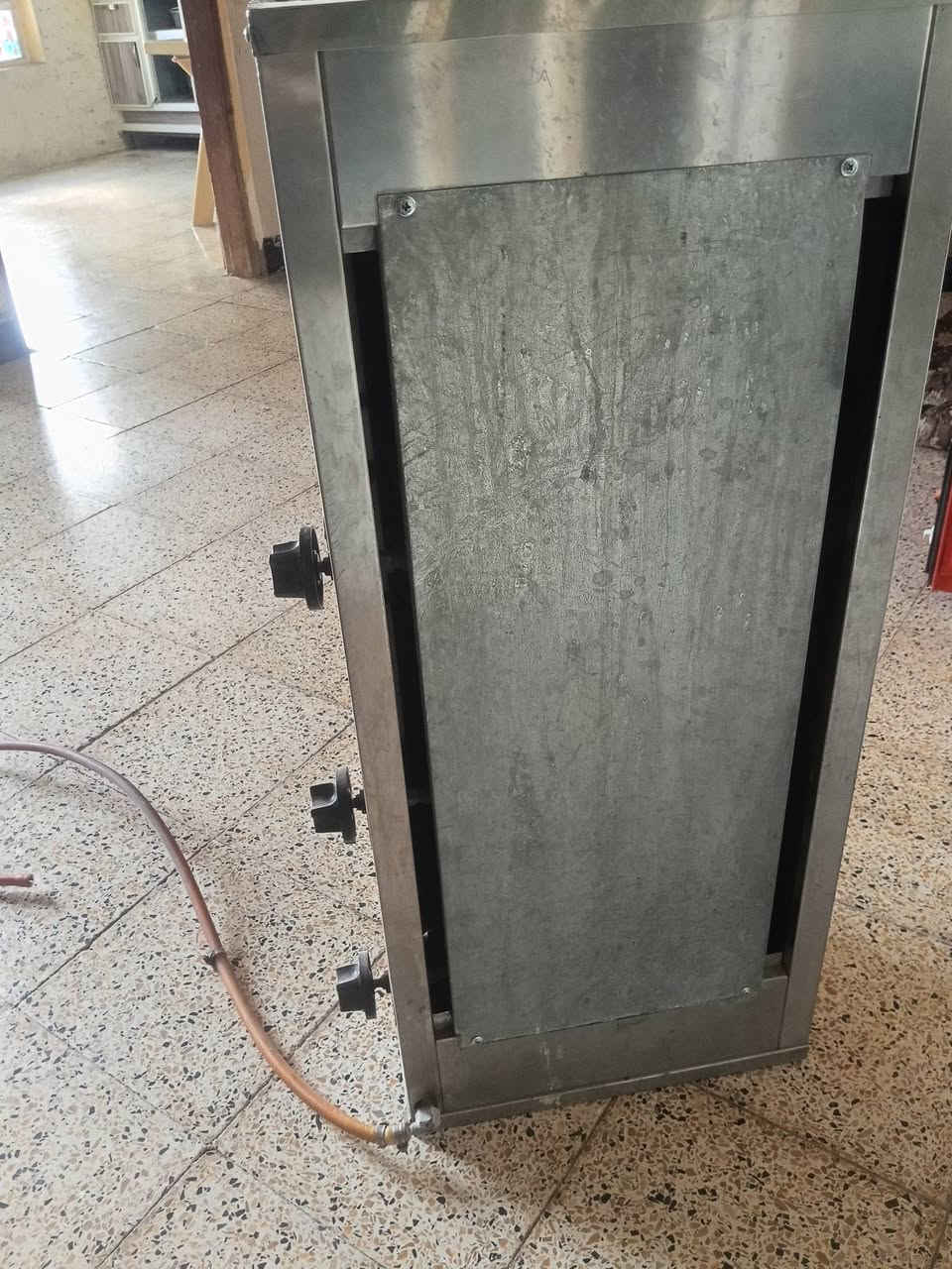 شوايه للبيع سعر 150 وبيها مجال حك جيه ***********
