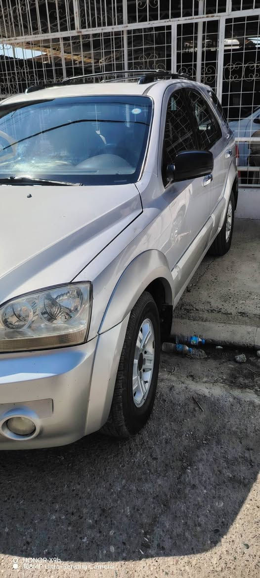 للبيع أو المراوس
 کیا سورینتو  2005 
كير أوتوماتيك
 يمحرك 6 سلندر
دبل (LOW Gear)
 سعر65 وبي مجال قليل
سيارة موجودة معرض نينوى 
  وتساب ***********

