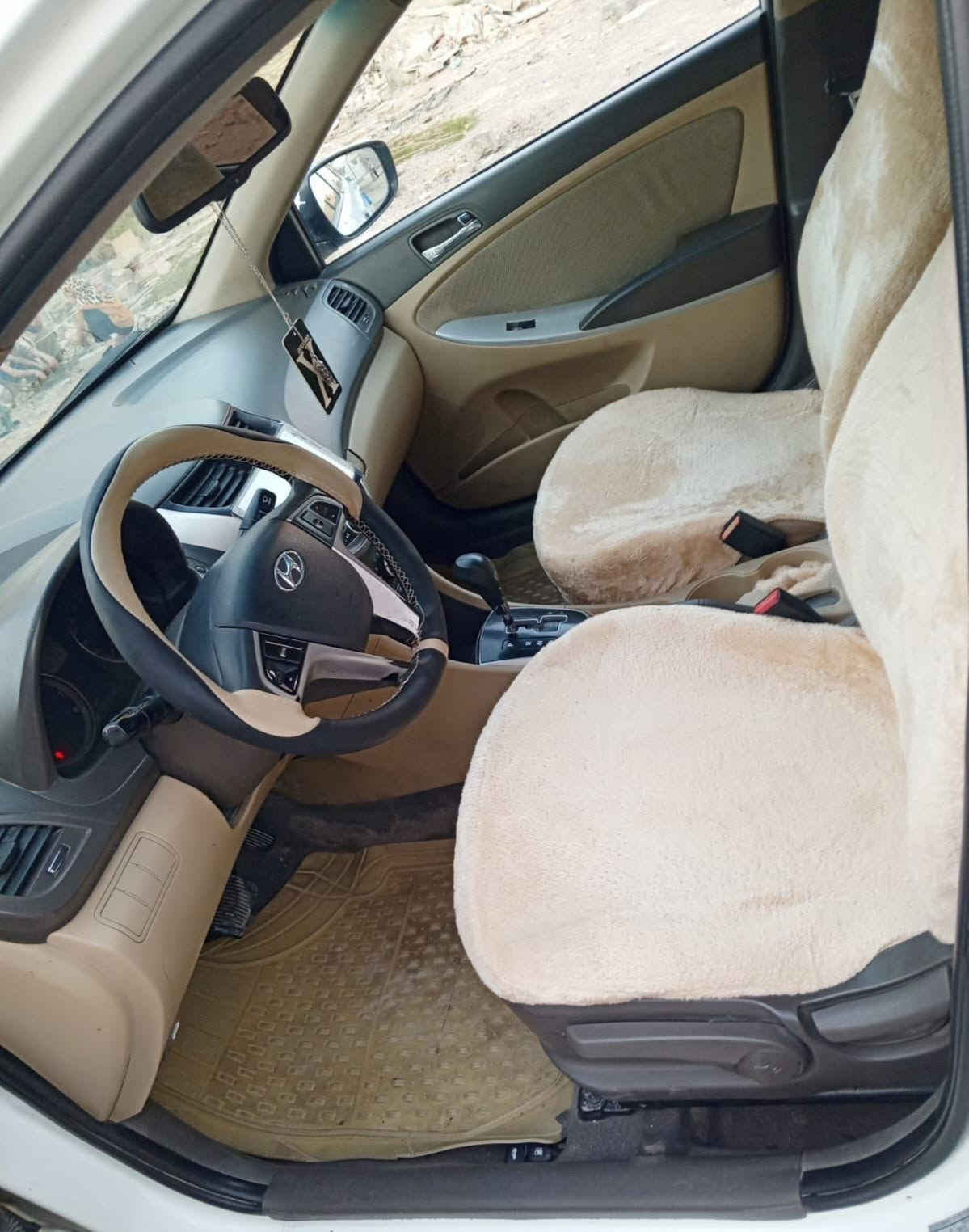 السلام عليكم اخوان للبيع مستعجل سياره اكسنت رقم اربيل الجديد دولي  تحويل او وكاله سنويه لل 2030 خليجي فول مواصفات مكينه حجم 1600 موديل 2014 بيها رشات صبغ بدون ظربه وبدون دواخل  سياره خير من الله السعر 80  وبيها مجال  السياره مكاني نجف كوفه *********** رقمي بي وتساب

نص مكتوب في الصور:
- إدخال نص