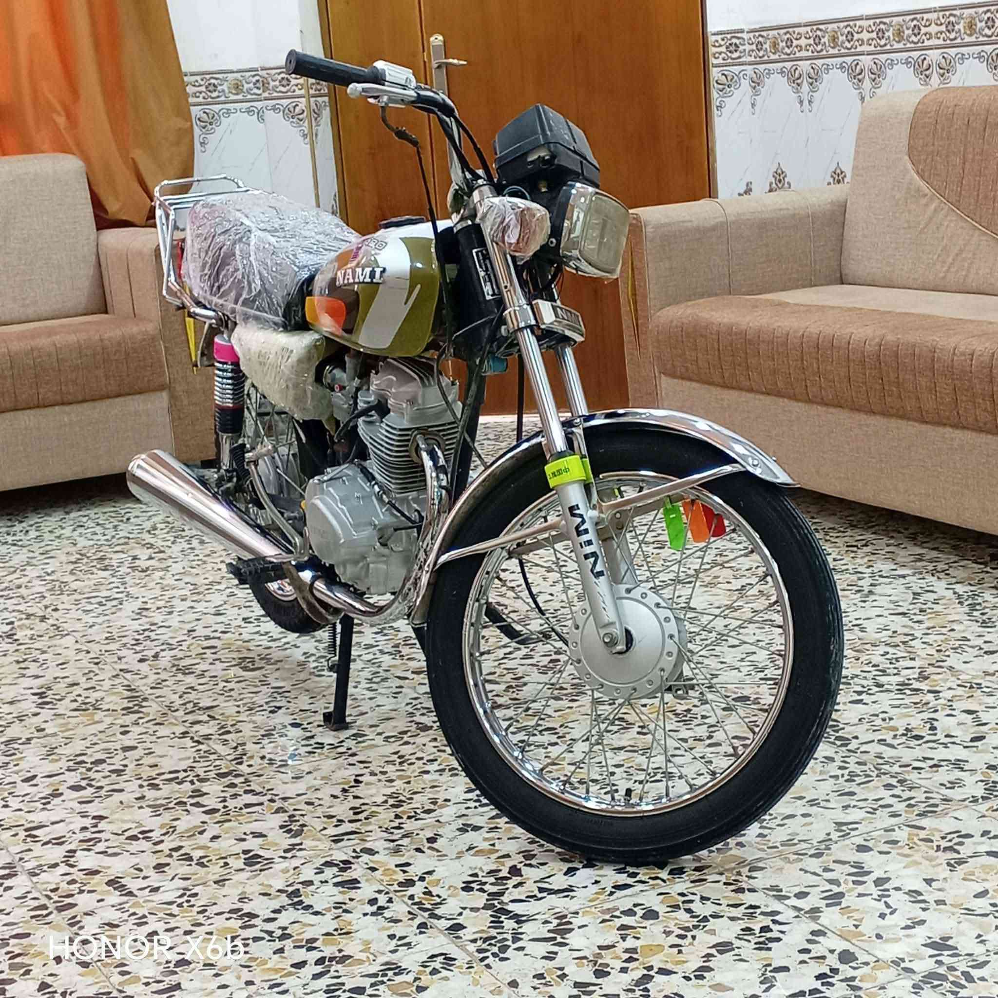 نامه موديل 25 كفاله لون مميز كفاله الدراجه أوراق كهربائيات كله شغاله السعر 625 وبيه مجال مكاني حله ابو غرق ***********

نص مكتوب في الصور:
- HONOR X6b