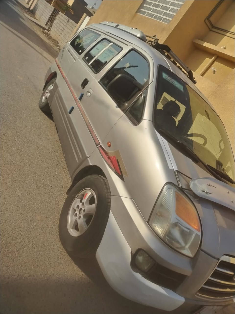 ستاركس 2006
سياره جاهزه كير ومحرك ضربتها بالجومرلوغ الخلفي جهة السايق مصبوغه حزام نقصها تبريد تخم تاير جواها سعرها 70 وبي مجال ***********
