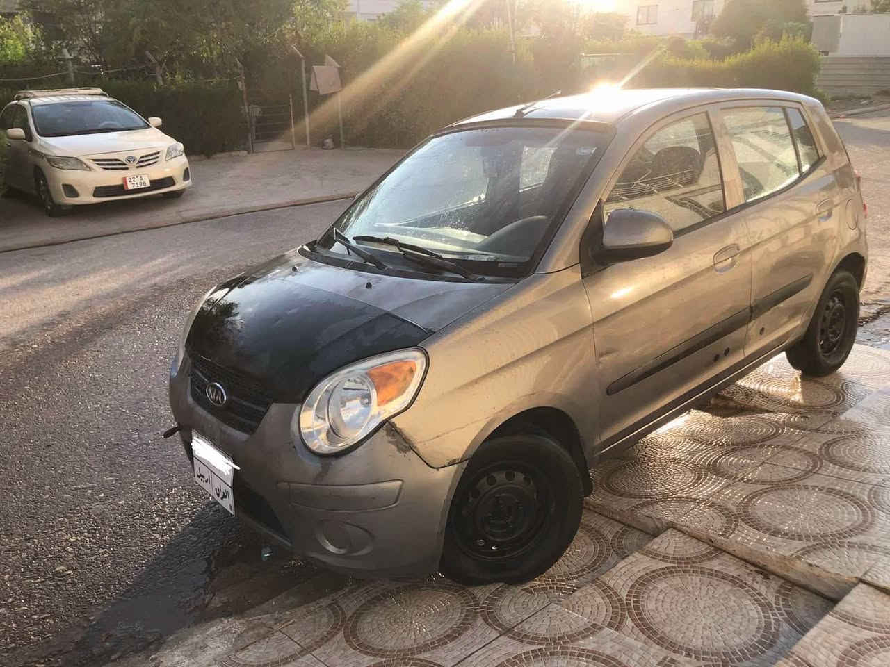 سلاو
كييا  picanto 
مؤديل 2008 نفطي صالوني
كير   ئوتوماتيك 
سه نه وي ساليكه به سه رجوه 
تبريدو كاره باياتي و كيرو مه كينه و ته قه و ره قه ي مه زبوته 
سعري 60وه ره قه و معامه له كي كه م 
***********فايبر
*********** أربيل, العراق
