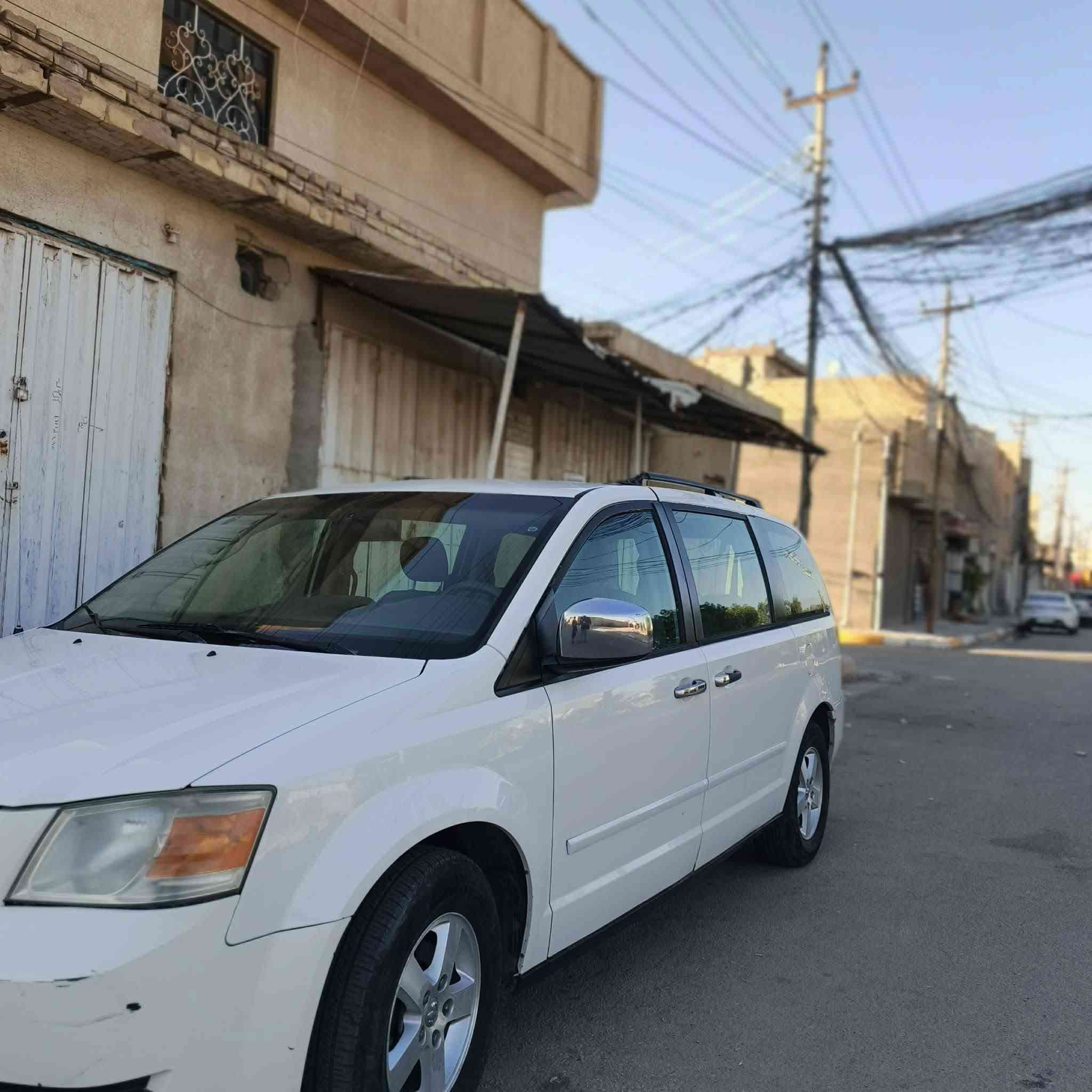 السلام عليكم دوج كرفان ٧راكب موديل ٢٠٠٨ مكينه ٣٣٠٠ بيها قاصرين أبيع وكاله تبريد قطعه وحده المكينه بيها خيط بخار السعر ٧٠ وبيها مجال ***********
