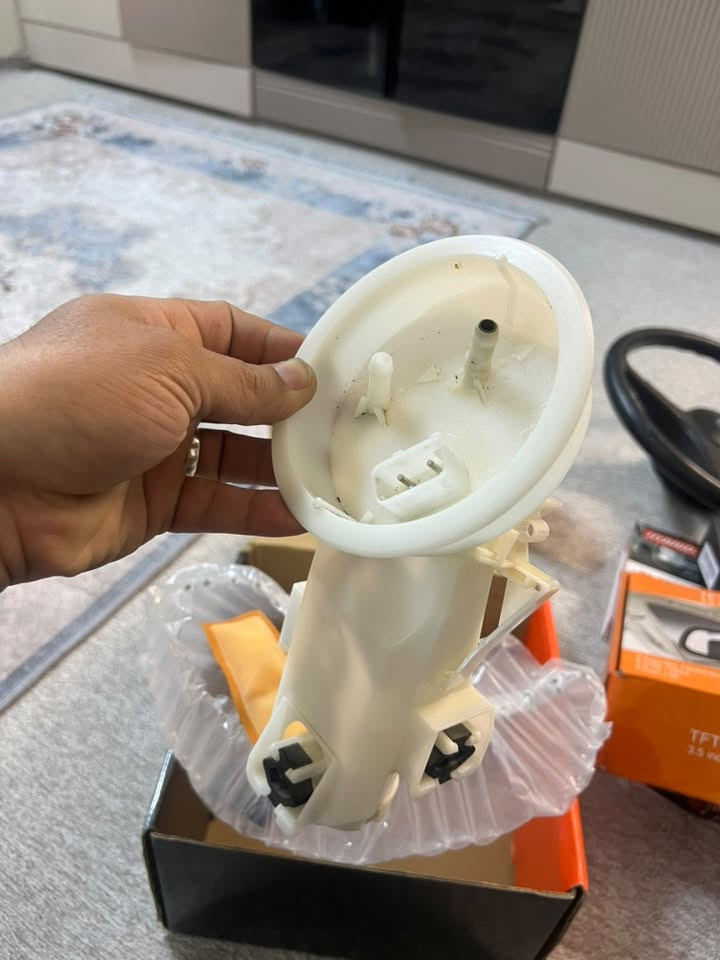 Bmw e36/z3 fuel pump 
قاعدة و فويل بمب بي ام دبليو ز٣ ي٣٦ دبل صوندة شغال شرط امازون اوروبي
***********
