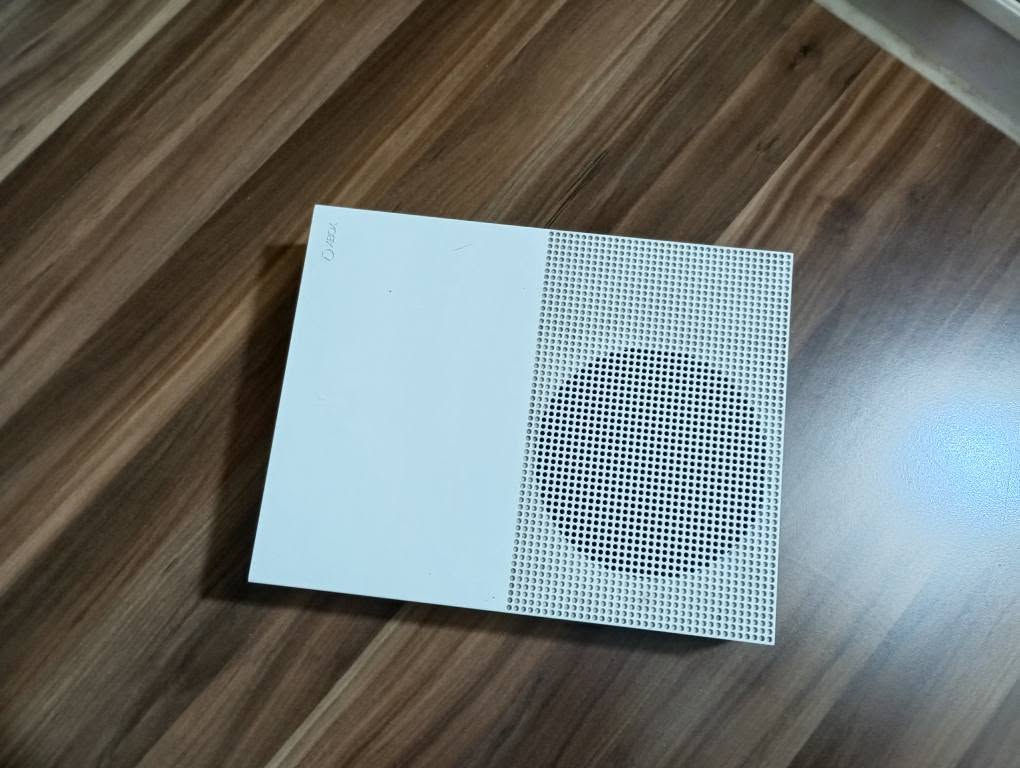 Xbox one s 1000g نەکراوەیە زۆر خاویێنە السليمانية, العراق
