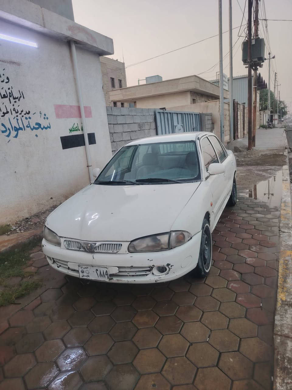 السلام عليكم للبيع بروتون موديل ٢٠٠٢ سيارة نضيفة وجاهزه مال جناي
كير خير من الله محرك بيه تنقيص قليل☑️ 
صدر نضيف🚗 
تخم تاير
منضومه مال التبريد كامله
كهربائيات كله شغاله✅ 
السعر ب ٢٠ وبيه مجال
العنوان صلاح الدين قضاء الضلوعيه    الاتصال على الرقم ***********
