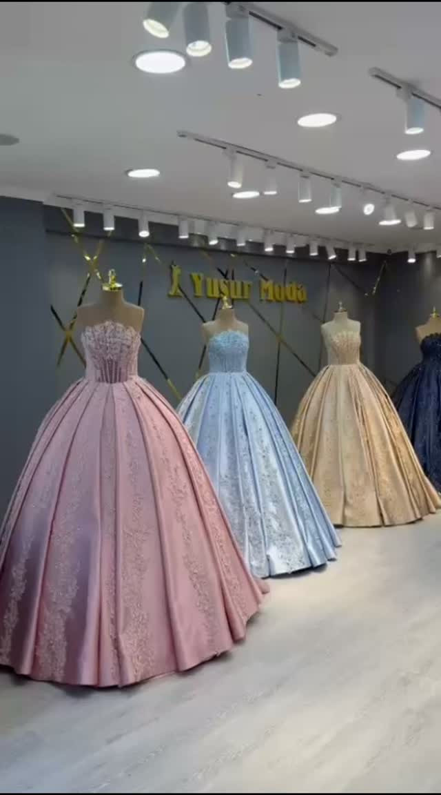 حصريآ أزياء رعد 
نحن عنوان الاناقه 
تمتعي بأحدث التصاميم 
أحدث بدلات الزفاف
والحنه والمهر 
أحدث موديلات التركيه والايطاليه 
العنوان.  الفرع الاول الرمادي شارع المستودع مقابل ستي سنتر 
الفرع الثاني الخالديه قرب مرطبات السلام 
للحجز والاستفسار إرسال رساله الاتصال.. *********** .. ***********
