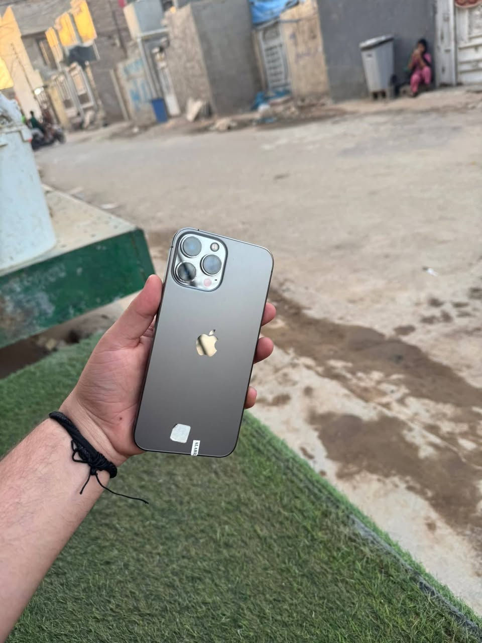 للبيع iPhone 13 Pro Max - شرط فول نظافة* ✨
*📍 المكان*: بغداد - مدينة الصدر  
*📱 واتساب*: *********** - راسل وتدلل 

*التفاصيل:*
- *الذاكرة*: 256GB
- *البطارية*: 79% - تشحن يوم كامل
- *اللون*: الفيلي
- *النظافة*: مليون بالمية - بعده بلزكات الشركة - شرط فول نظافة 

*الفحص كامل:*
اتصال ✔️ سيمكرت ✔️ فيس ايدي ✔️ واي فاي ✔️ - كله شغال بدون عطل وشرط النظافة 

تجي تفحص على راحتك لحد ماتمل - ضمان يوم
شحن مخابرة تكنيك 

*ملاحظة*: شاشة 3 خيارات مستبدلة 

*💰 السعر*: 460
وبي مجال قليل 

---
