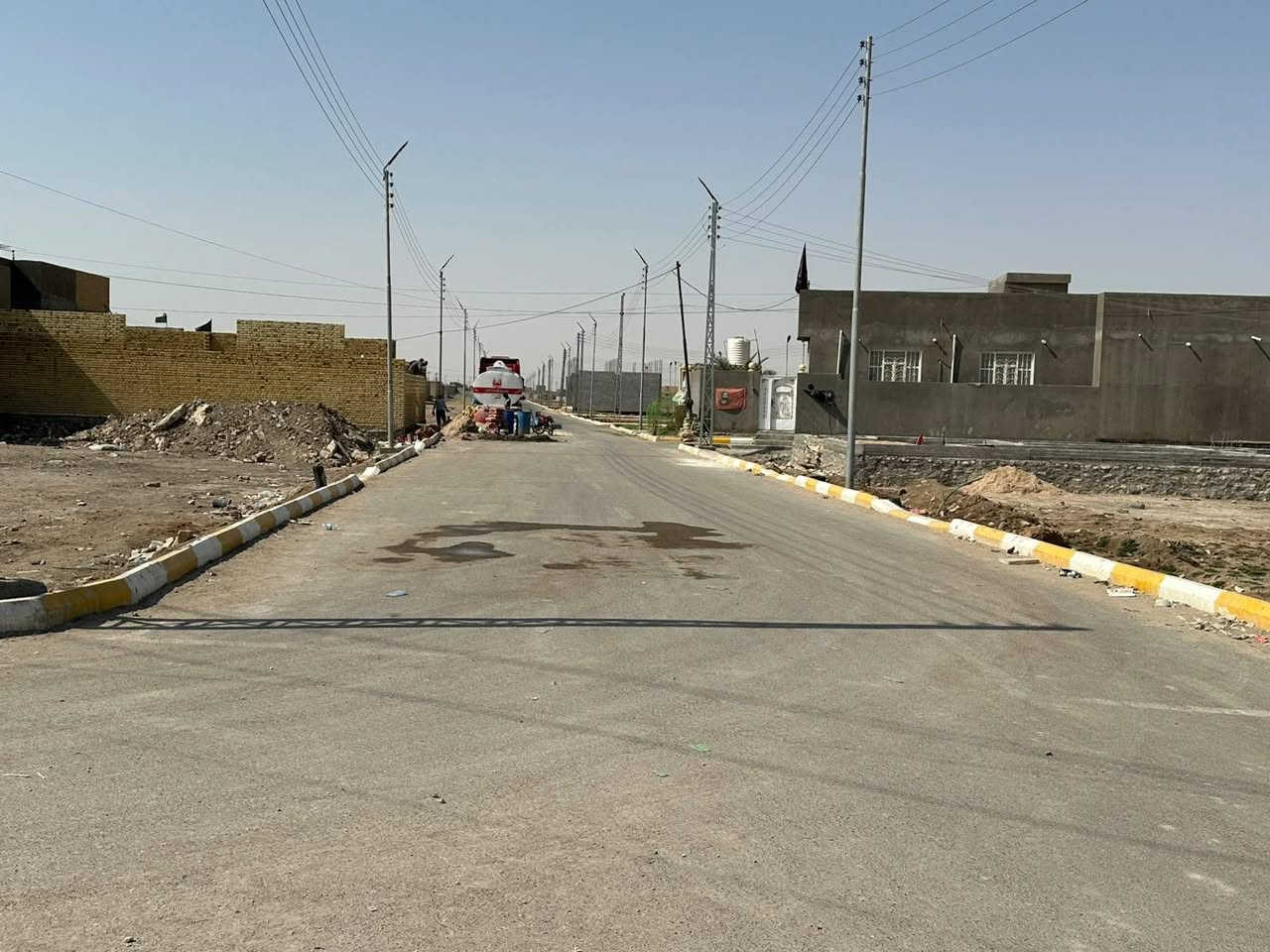 السلام عليكم
قطعة ارض ٢٠٠ متر واجهه ١٠ او نزال ٢٠ سند ٢٥ زراعي تتوفر كل الخدمات بيها تبليط مجاري ارصفه ماء اناره مكانها مجمع المهدي اللي بمنطقة ال بو حجر  السعر ١٥ مجالها ١٤ قفل
التواصل مع مكتب كاف للعقارات والاستثمار *********** وتساب
