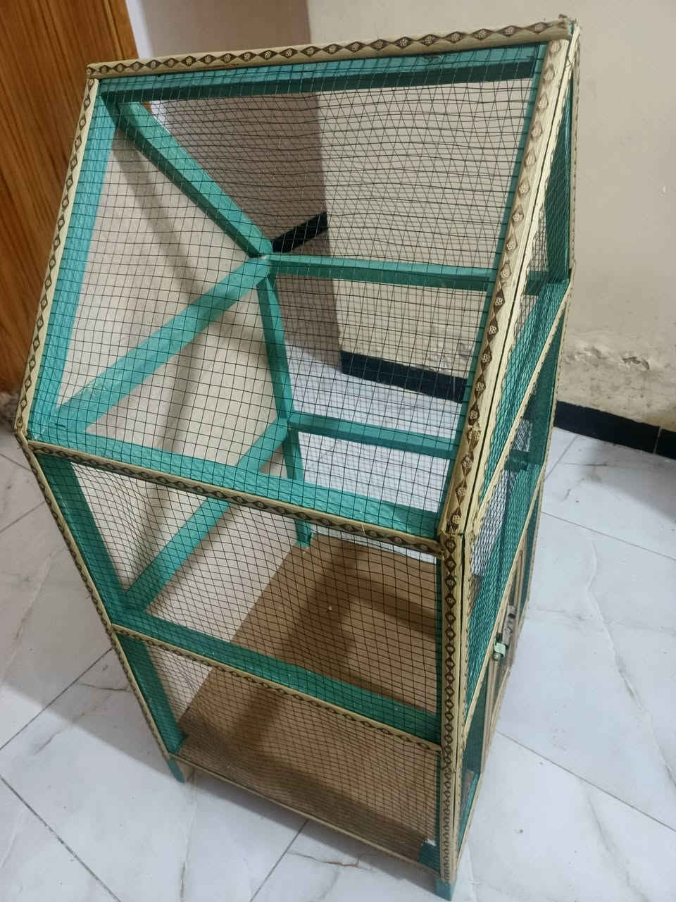 للبيع غير مستخدم طول متر وربع والعرض سبعه وخمسين اتصل وتساب وادلل اكو توصيل داخل الحسينيه فقط ***********
