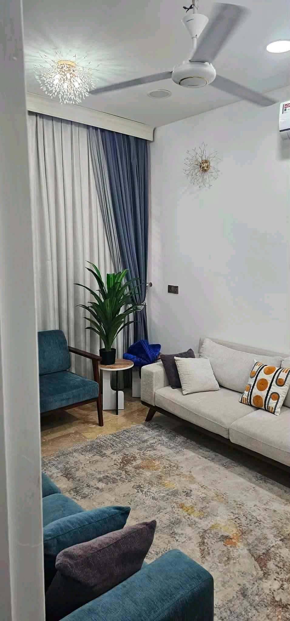 #إياد_عدنان
​بيت للبيع بموقع مميز جداً | حي الجهاد - محلة الأساتذة 🏠✨
​فرصة استثمارية وسكنية راقية في واحدة من أفضل مناطق بغداد (حي الجهاد - محلة الأساتذة / خلف الأربع شوارع).
​المساحة: 75 متر مربع (الواجهة 5 م × النزال 15 م)
​السند: طابو صرف (ملكية تامة)
​المواصفات والتفاصيل:
​صالة استقبال واسعة
​مطبخ
​مناور وخدمات صحيات عدد 2
​غرف نوم عدد 2
​بيتونة + سطحين
​📍 الموقع: بغداد - حي الجهاد - محلة الأساتذة (خلف أربع شوارع) — موقع مميز ومخدوم بالكامل.
💰 السعر: مناسب جداً.
​📲 للاستفسار والتواصل (اتصال / واتساب):
***********