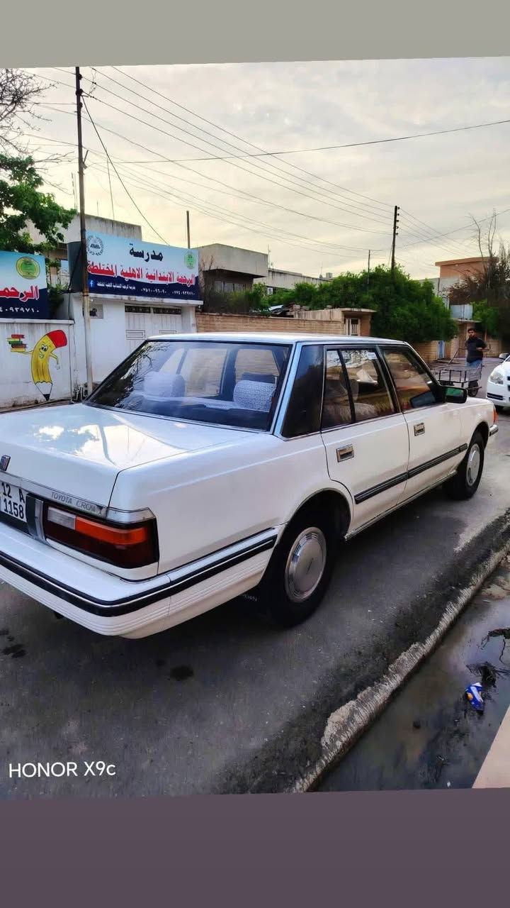 سلام عليكم سوبر 85 للبيع مصبوغه جماليه بدون ضرر رقم نكليزي بسمي قبل شهرين  سويتهه الهزه كير مكينه على البلاد 
غرفه شرط على وضع الشركه تدفئه تبريد ثلج شرط صدر كله جديد 
سعر خابر وتدلل ترهم مراوس 
مكاني بغداد 
رقم ***********
