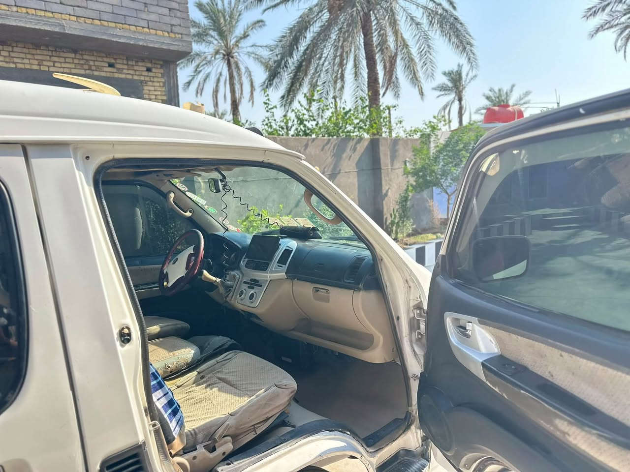 سياره جنبي موصليه مكينه ونجي مجاول جديد كير اكسن حداده تخم تاير كهربائيات كلها شغاله ماعليه شارات حجز كاعيه جديده دوخل نضيف ويل نيسان السعر ٤٠ وبيها مجال قليل مكان سياره بصره قرنه بني منصوره ***********
