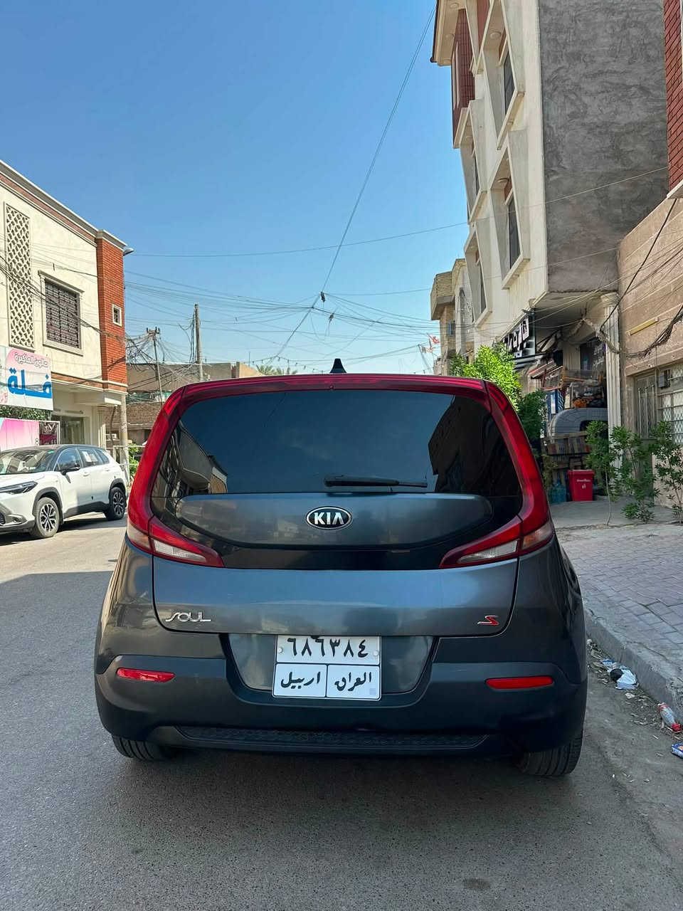 كيا صول 2020 وارد امريكي
مواصفات s المعروفة 
صبغ قبق الجنطة والدعاميه الامامية فقط 
حادثها موضح بالصور الجاملغ الامامي نفسة اجة وياها وانشد بدون تبديل 
السياره داخلة ماشية 12 الف ميل وهسه 17 الف ميل 
جديده جانت متروكة وشرط المشي حقيقي 
تحكم ستيرن 
كامره 
شاشه 
رادار جانبي 
رادار امامي 
جاهزه بدون نقص 
رقم اربيل باسمي 
مكاني بغداد الغزالية 
***********
السعر 125 وبيها مجال بسيط
