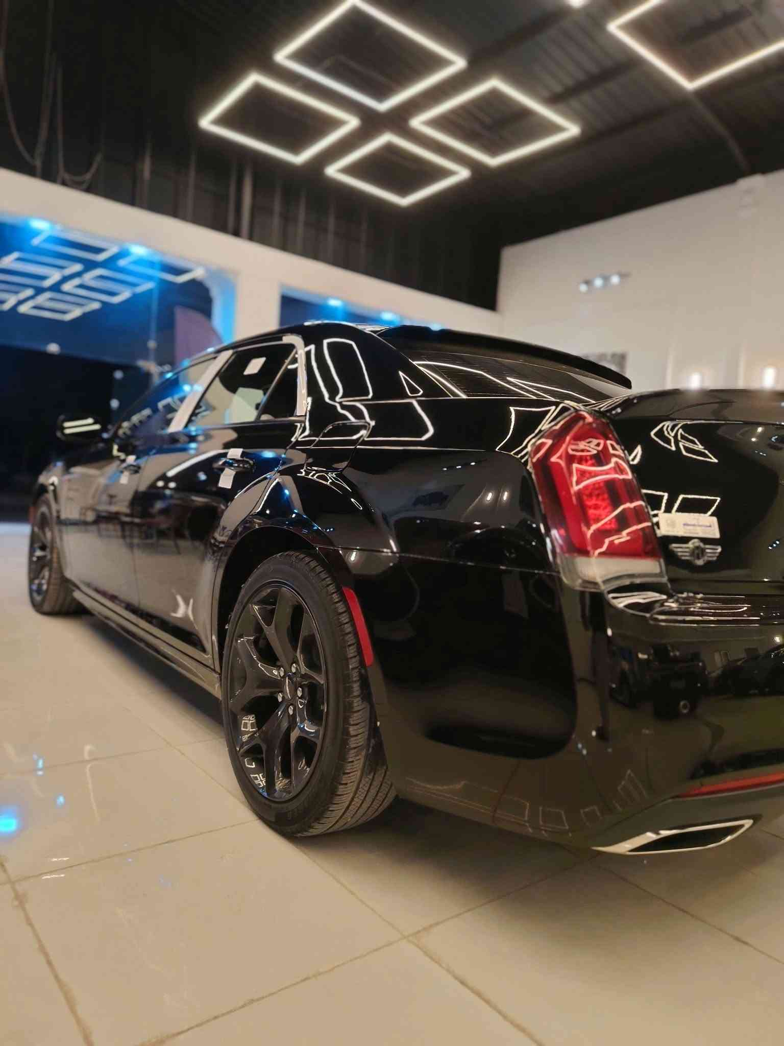 🔥 للبيع | كرايسلر أوباما 300S 🔥
موديل 2023
وارد خليجي
الفئة: S300
المحرك: 3.6L V6
القير: أوتوماتيك 8 سرعات
الممشى: 10,000  فقط
الحالة: شبه زيرو ✨
🛡️ السيارة مغلفة PPF لماع بالكامل

🔹 بانوراما
🔹 بصمة دخول وتشغيل
🔹 تشغيل عن بُعد
🔹 مقاعد جلد
🔹 تدفئة وتبريد مقاعد
🔹 تدفئة ستيرن
🔹 ستيرن كهربائي
🔹 شاشة كبيرة
🔹 Apple CarPlay / Android Auto
🔹 رادارات وحساسات
🔹 كاميرا خلفية
🔹 Auto Hold
🔹 إضاءة LED
🔹 كرسي سائق كهربائي
🔹 مثبت سرعة

💰 السعر: 40,000$
