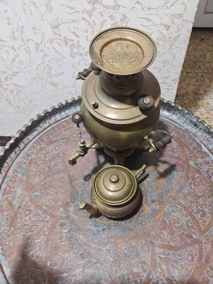 طاولة • للبيع • سعر خاص