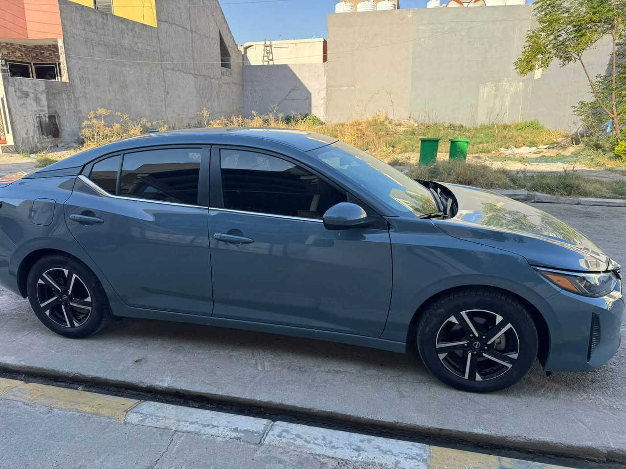 ﷽
نيسان سنترا 2024 شكل جديد sv 
سيارة بس راس البوند شويا صبغ على كد ضرر البوند الموجود بالصورة و بدون ايرباگ جميع ايرباگات سليم بلادي وبعد ماصولت العراق طلع بيها قطعتين بخ امريكي بدون دواخل نهائي 
رقم شاصي 3N1AB8CV4RY217948
‏‎ بوابه حجر گزوز رادار راديتر دعاميات بلادي 💯
‏‎السعر : 133 بيها مجال بسيط
السيارة ماشية 56 الف مايل 
‏‎محرك : 2000 مرغوب 
‏‎‏‎مواصفات sv
‏‎‏‎بصمه 
‏‎‏‎شاشة 
‏‎‏‎كاميرا ‏
‏‎‏‎حساسات 
‏‎‏‎تحديد سرعه 
‏‎‏‎رادار امامي 
‏‎‏‎مانع تصادم 
‏‎‏‎تحديد خط مسار 
‏ سيارة نظيفة حيييل 
سيارة مامخرجة بيها 3 تشهر مجال للترقيم 
اتصال او واتساب 
***********
***********
‭

نص مكتوب في الصور:
- 47 6:40 bid.cars 3 / 14 1:1 24
- 6:40 bid.cars انتهى المزاد يوم الجمعة الموافق 29 أنت تشاهد عرضاً مؤرشفاً. مايو 2026. الجمعة، 29 مايو 2026 13 صورة فيديو المزايدة معلومات المركبة 24 +