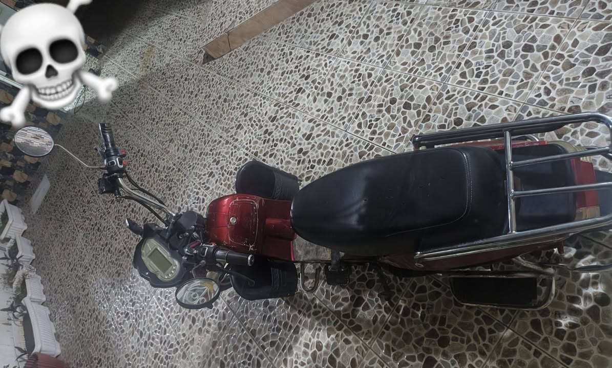 دراجه الماسه شحن للبيع
الدراجه نضيفه بطاريات جديده اربع اشهر صار من مبدلهن 

بيها شي بسيط (ركله خفيفه بل تاير الخلفي متاثر عل دراجه ابد) 

اي استفسار اتصل على الرقم***********.... الاتتصل اذا مو شراي
