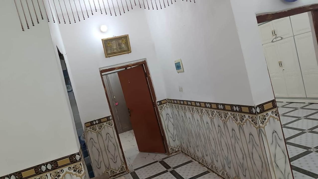 دار للبيع :حي الجوادين /نزلة شيخ زيد
مساحة 200م 
بلوك كهربائي جاهز للسكن بناء حديث
 
التواصل :***********
            ***********
