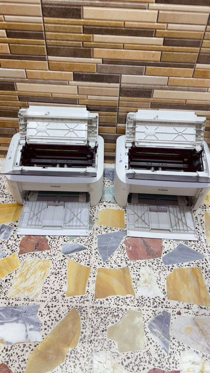 طابعتين كانون LBP6030 وحده بيها وايفاي والثانيه ما بيها الكاترج باودر سعره 10 الف يطبع 2000 نسخه سعره ٨ الف وتطبع 20 نسخه بل دقيقه تطبع من الموبايل والحاسبه نظيفه مال بيت
***********
بغداد الشعب
