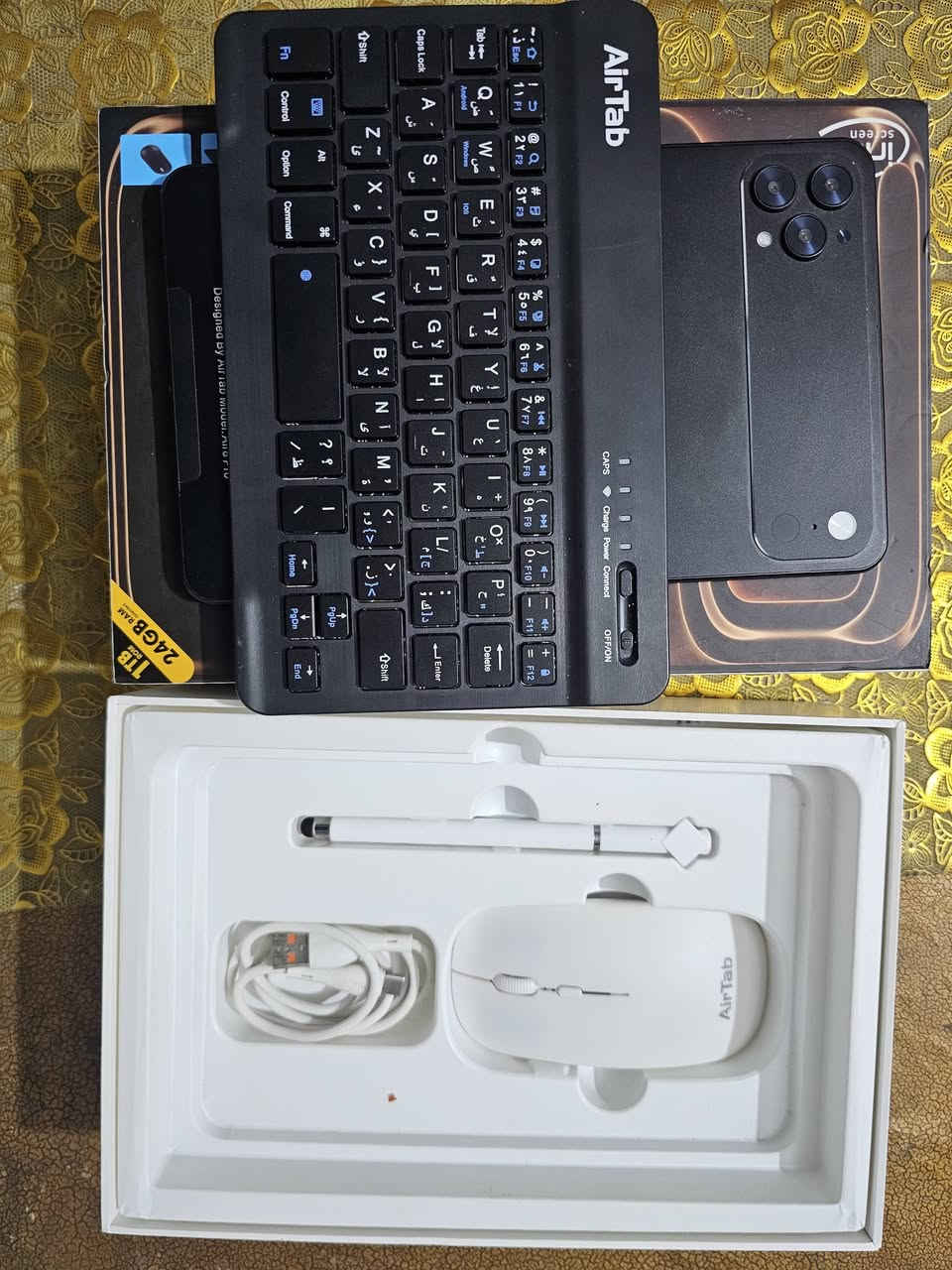 السلام عليكم ايباد Air Tab 8pro للبيع ذاكره واحد تيره يعني فوك ال 1000 عشوائيه رام 24 الايباد كلش جديد مع كيبورد و قلم و شاحنه و ماوس و حافظه كامل ملحقاته مكاني بغداد الحسينيه الراشديه الرقم ***********
