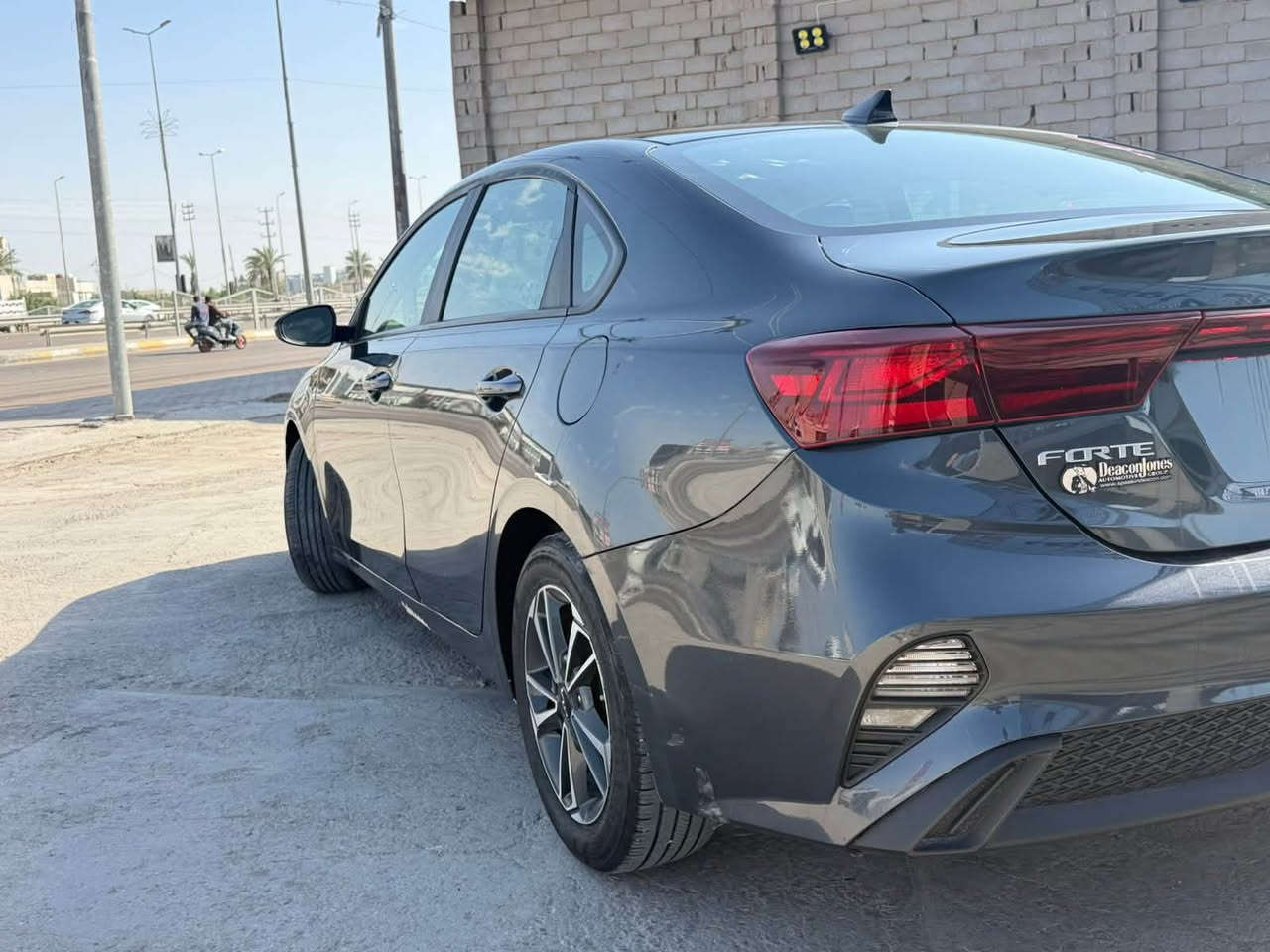 فورتي مديل 24 بدون رقم
سعر 125 وبيه مجال قليل 
ماشيه 45 الف كيلو 
مكينه 200 دوش 
مكان السياره كربلاء 
***********
