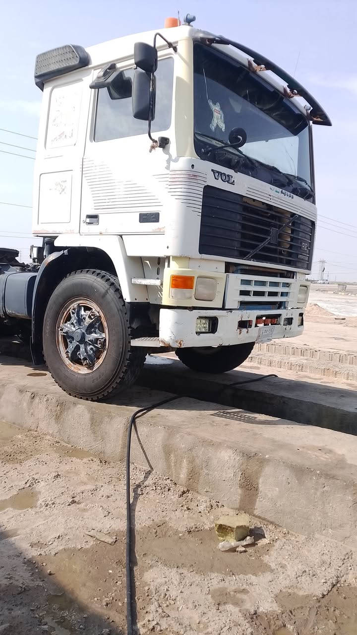 شاحنة • للبيع • بدون تفاصيل