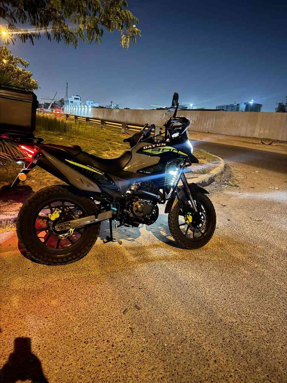 السلام عليكم دايون ادفنجر 2026 محرك 300cc جديده بعده بل جيس صالي شهر ونص من منزله مرقمه رقم اربيل السعر 3 ملايين و 700 وبيه مجال مكاني بغداد الكرخ 
الرقم :***********
واتساب : ***********
