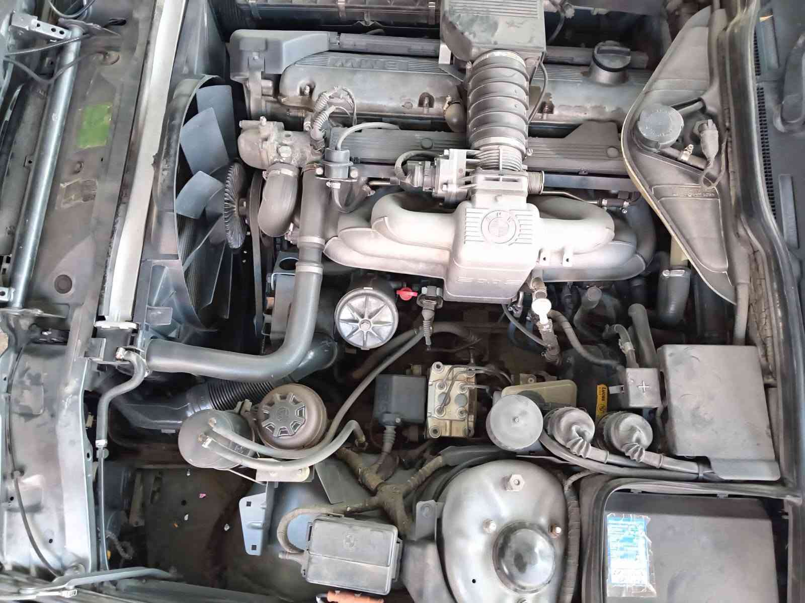 سلام وعليكم سيارةBMWموديل 1991
ومحركها ستة سلندر والضرر  بس الباب الخلفي الورة السايق بي ضربة مامصبوغة
السعر 65بي مجال
استفسار ع رقم ***********
مكاني الرمادي الصوفية
