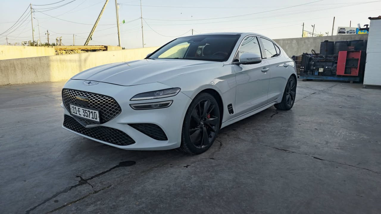 genesis g70 2022 ) وارد أمريكي
رقم  بغداد الدولي هزه جديده 
عداد 58 الف كيلو قابل للزياده 
المواصفات :  
•  مُحرك السياره  6 سلندر توين تيربو 
مزود بشوته وعطاس وكاله K&N  الامريكيه 
• لون سموك 
•داخل لون اسود مطرز ب احمر
•گشنات أمامية كهرباء جلد أسود مطرز احمر
.كشنات تدفئه تبريد 
•  تبريد قطعتين 
•   بصمه 
•  كامره خلفية 
•   نضام الكشف المحيطي في حالة الباركنك 
• تشغيل عن بعد 
•  اوتو هولد 
•  اوضاع القياده 5
- (سبورت - سبورت بلاس - أيكو - سمارت - مخصص )
•  نقاط عمياء  
• حساسات - امامي - خلفي - جانبي 
•  تحكم  مع شفتات 
•  نظام تحذير مغادرة المسار. 
.  نضام تفعيل مباشر للضوء العالي في الطريق المعتم 
•  نضام القيادة الذاتية 
•  نظام المساعدة في الحفاظ على المسار. 
•  نظام المساعدة في تجنب الاصطدام الأمامي. رادار 
•  نظام تثبيت السرعة التكيفي. 
•  نظام صوت Lexicon مع 15 سماعة 
•  شاشه 12.3 بوصة  تدعم كار بلي واندرويد اوتو 
•   إطار السياره ١٩
.كشنات وستيرن كهرباء مع خاصية الخزن
.مرايا جانبيه شفط واشارة وهيتر ورادار و قلاب
.فتحة سقف بانوراما
210 وبيها مجال 
***********
