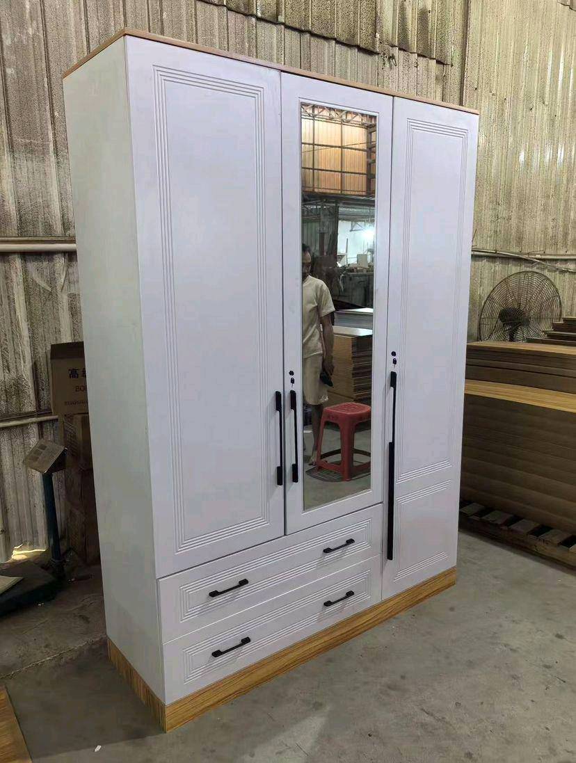 2 باب 260 الف
3 باب 310 الف
4 باب 365 الف
سرير 180 الف
كومدي 80 الف
ميز تواليت 180 الف