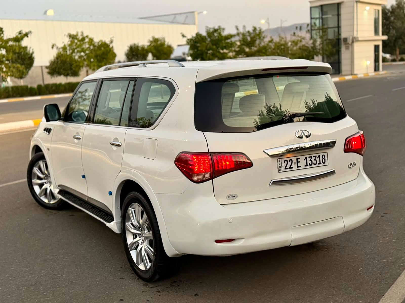 انفينيتي QX56 • ٢٠١١ • V8 ٥٫٦