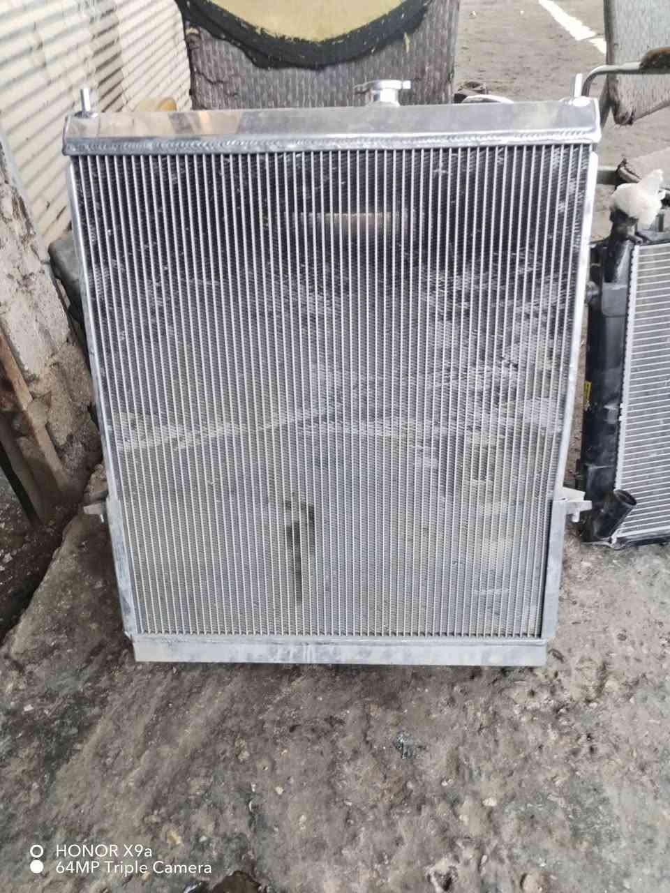 ثلاث راديترات للبيع
باترول ٤٨٠٠ اربع سراوات
باترول ٤٥٠٠ بخاخ اصليه
باترول كاز مربعه
كلهن نظيفات جدا
***********  الي رايد يتصل علئ هذا الرقم
