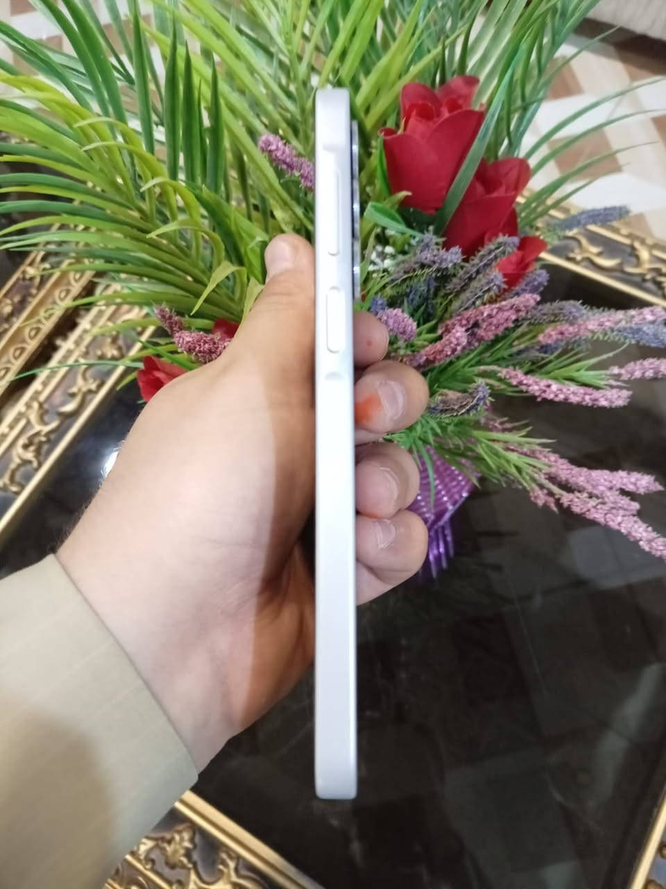 *للبيع أو المراوس 📱*
*جهاز: Samsung Galaxy A16* 
*المواصفات:*
- *الذاكرة:* 256GB 
- *اللون:* سلفر 
- *البطارية:* 5000mAh
- *الشبكة:* 5G 
- *الحالة:* بلادي + كفالة
- *الاستخدام:* شخصي، فول بالشحن

*للاستفسار:* ***********
