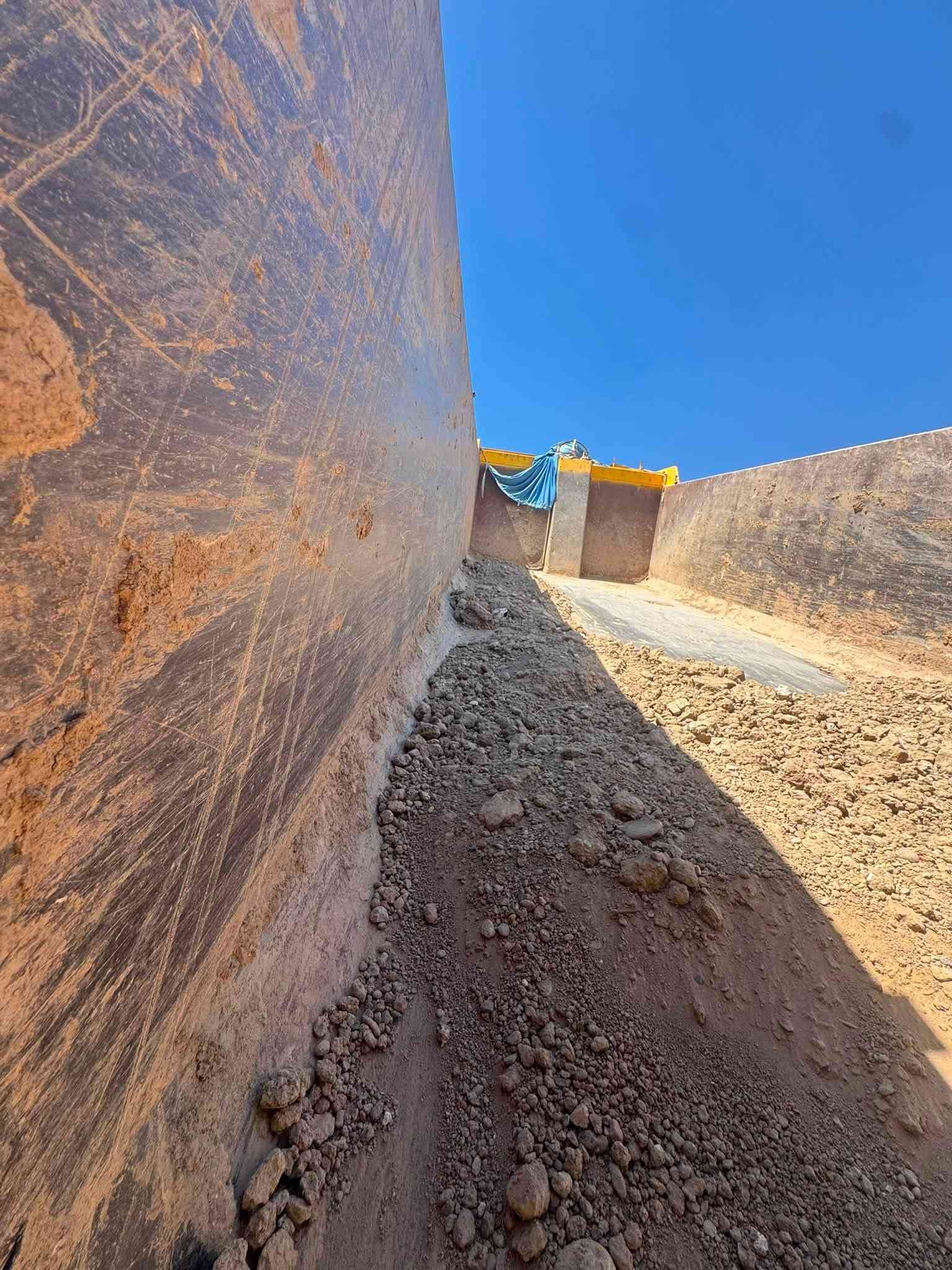 بدي جديد جعب مايلر مال بيت جدعه
دبل شاصي عالي حصيره نضيفه جك جديد 

مكفول كفاله عامه 

المكان بغداد 

***********
