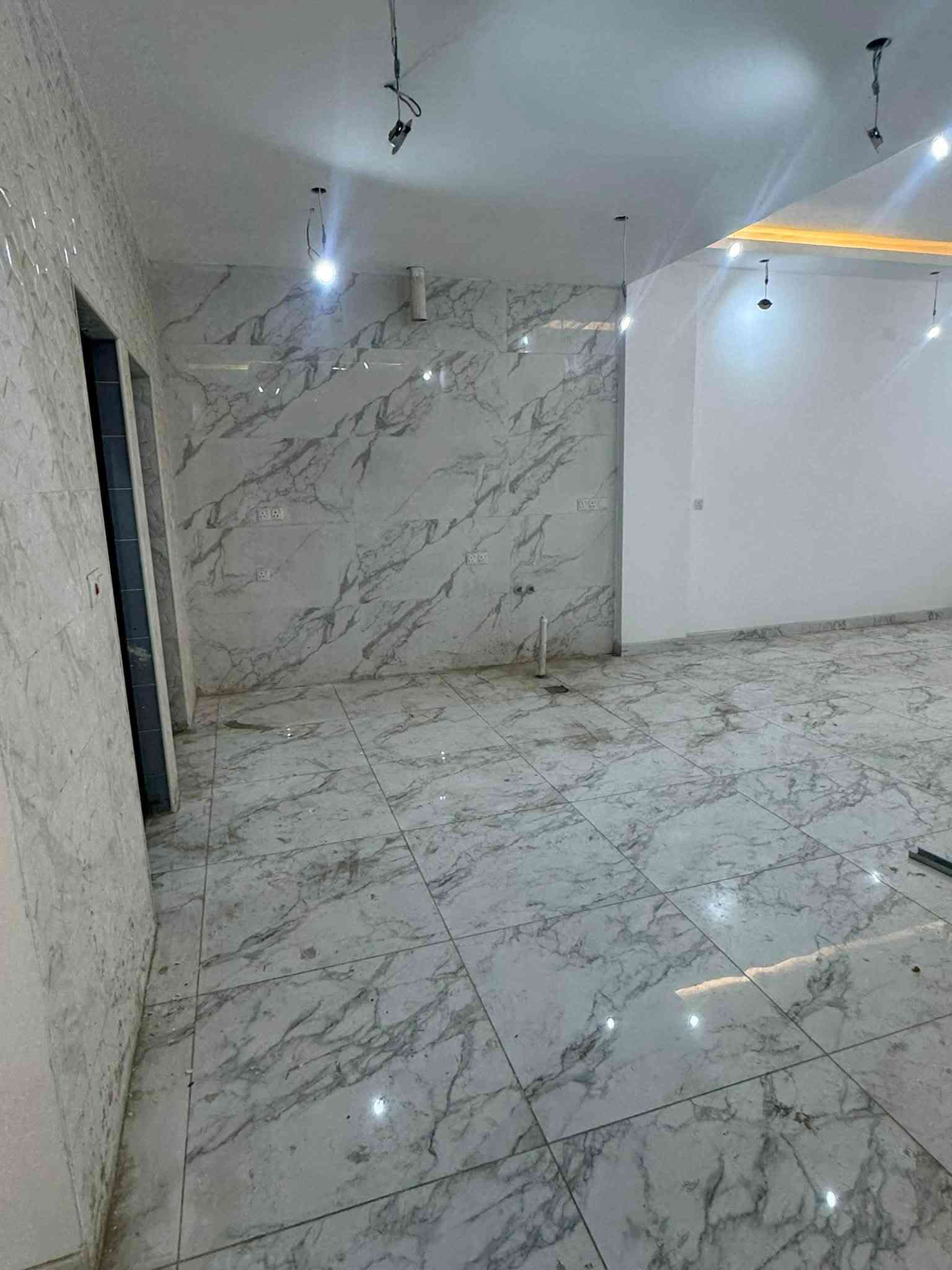 🏠 للإيجار في منطقة السيدية – مجمع درة السيدية، بالقرب من شاكر عبود
شقة بمساحة 152م²، تحتوي على:

* 3 غرف نوم

* صالة واسعة

* مطبخ

* 3 صحيات

* خدمات

* بالكونات

* شقة واسعة ومريحة للسكن

📞 للاستفسار: ***********

أرام للاستثمار والتطوير العقاري

