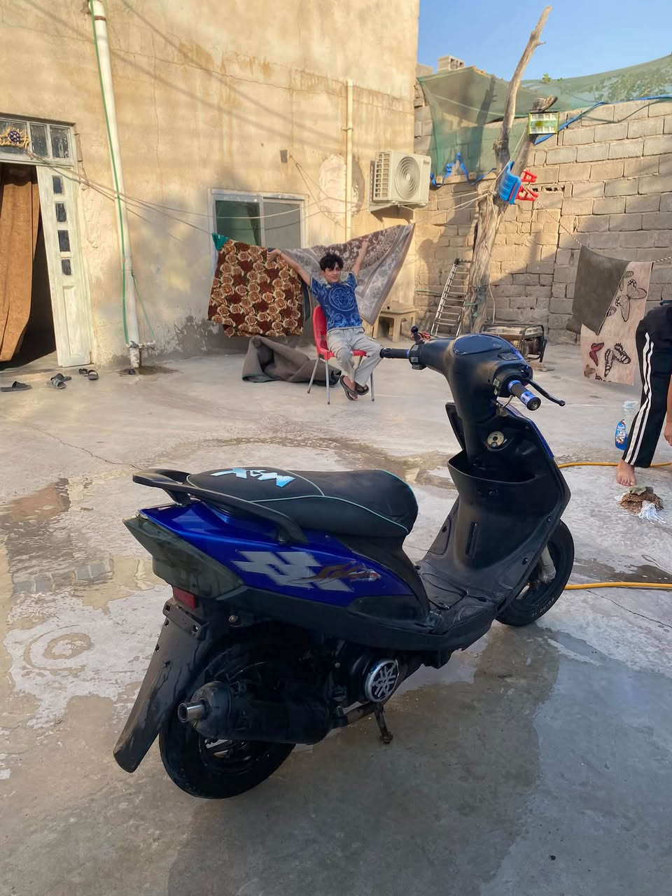 سلام عليكم عدي ماكس للبيع دراجه مابيها شي حلوه مشي وشلعه حلوه تخبل ماعوزها شي مفتوحه بستم بس لاتبخير ولا شي مابيها شي مكاني بصره خور زبير سعر..525 
***********
